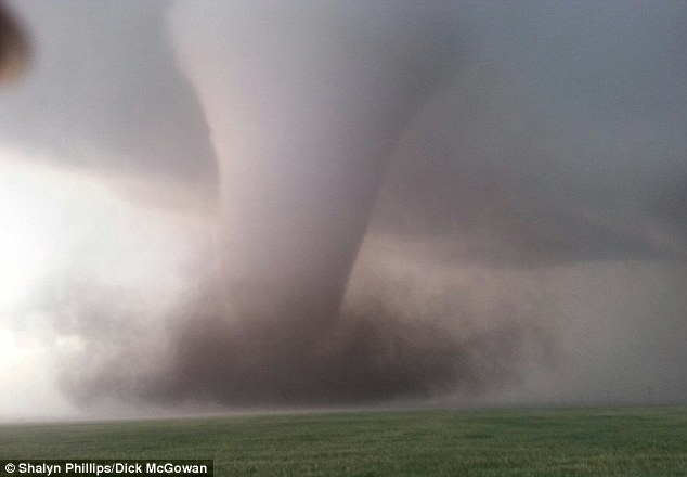 File:Tornado 1.jpg